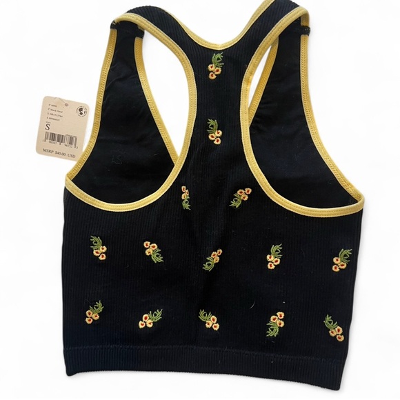 Black Floral Embroidered Crop Top - Picture 2 of 3